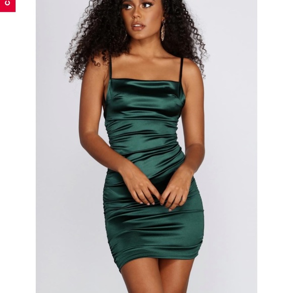 Purple dress straight neck , satin material - Picture 3 of 3